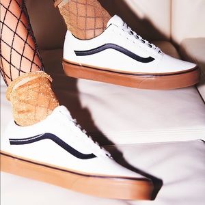 Old Skool canvas white vans with gum sole